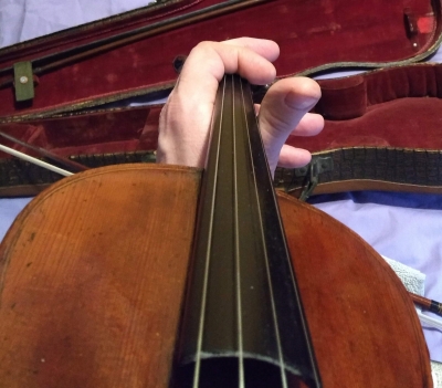 violin_finger_mute.jpg
