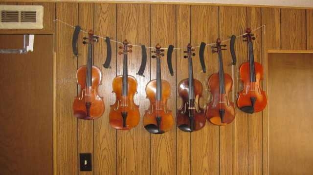 Cheap-Violin-Hanger.jpg