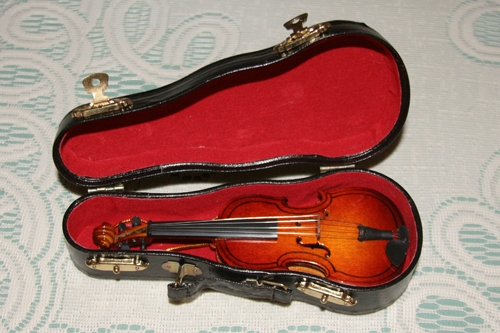 violin_ornament_20121219_011_500px.jpg